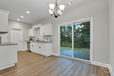 Building Photo - 8 Donny Cir