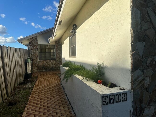 Building Photo - 9709 SW 57th St