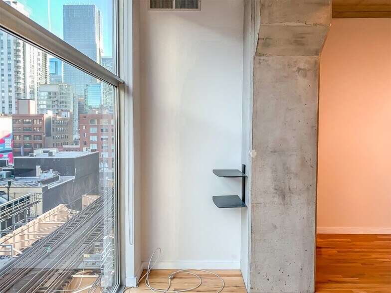 Building Photo - 630 N Franklin St