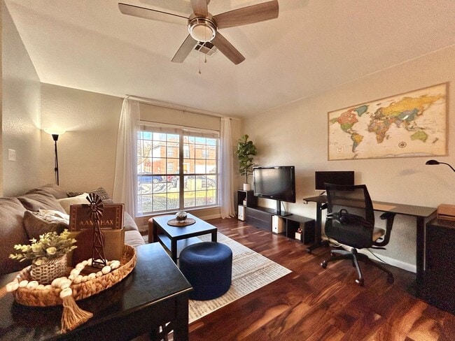 Building Photo - Cozy 3 Bed / 2 Bath Single-Story Home with Garage & Fenced Yard