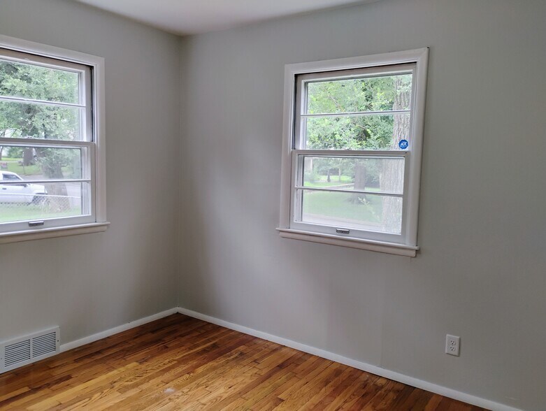 Bedroom 2 - 1312 SW Glendale Dr