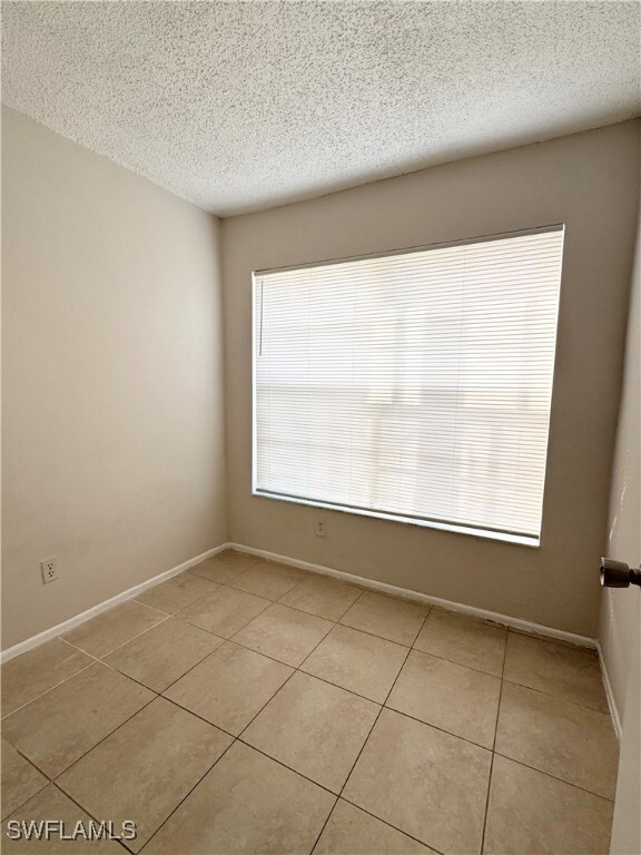 Building Photo - 201 Santa Clara Dr
