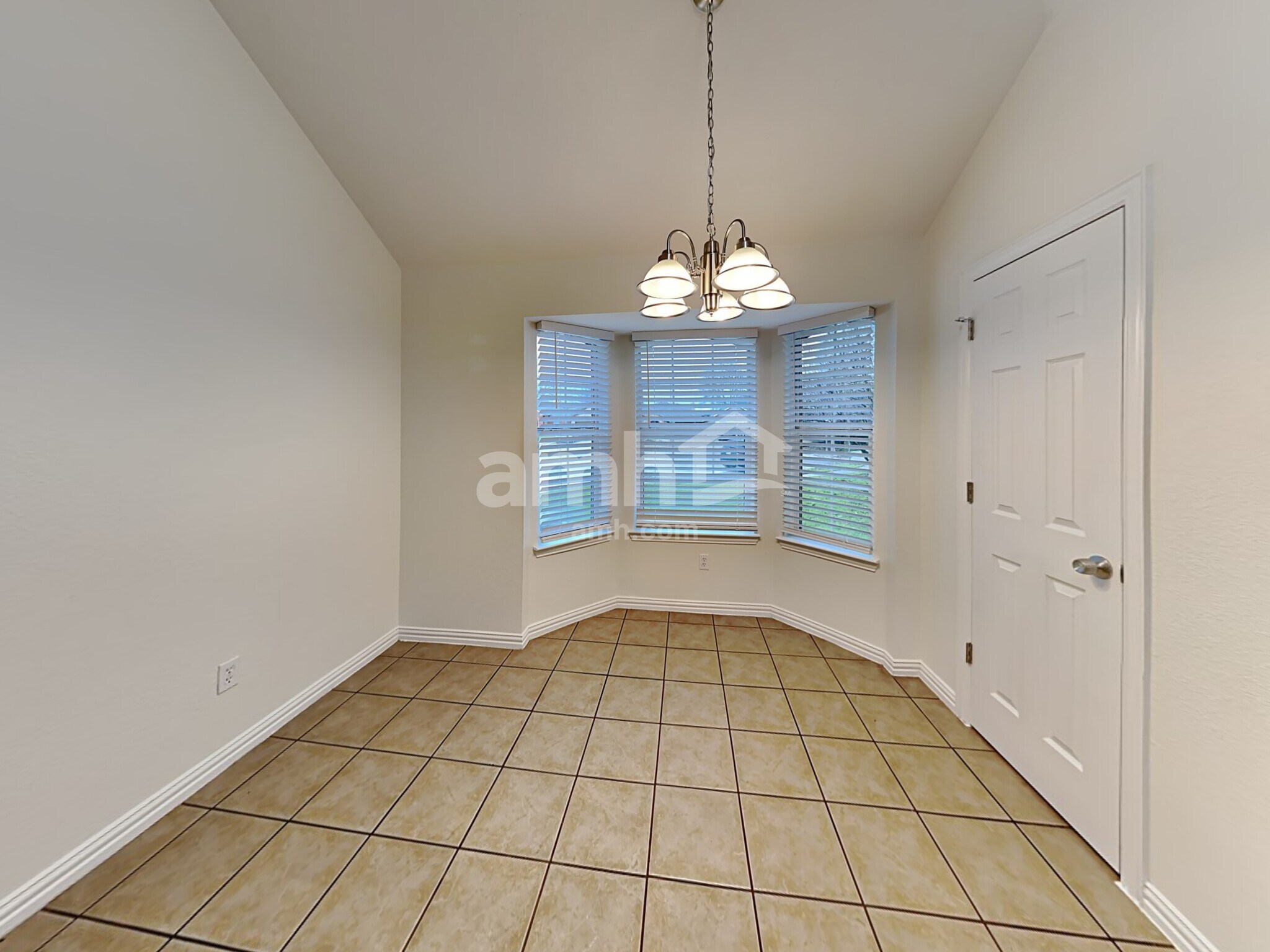 Building Photo - 87 Elmwood Trail