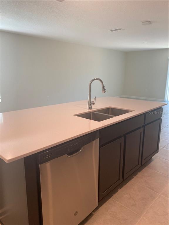 Building Photo - 1960 Traverse Wy