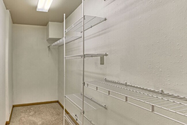 Building Photo - Charming West Fort Collins Rental!