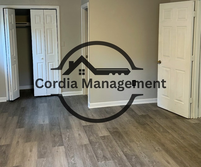 Building Photo - 3 Bed with Bonus Room 2 Bath in Scottdales