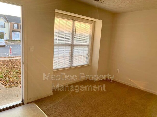 Building Photo - 10506 Boxmeer Ct