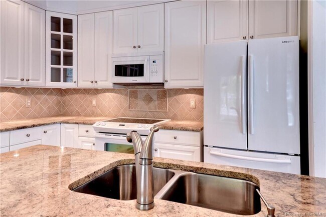 Building Photo - 3415 Avery Cir
