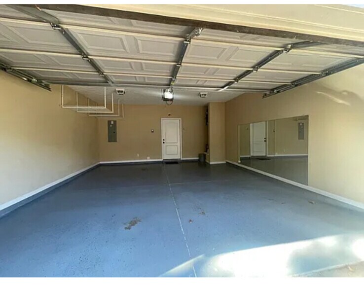 Building Photo - 6080 Townes Way