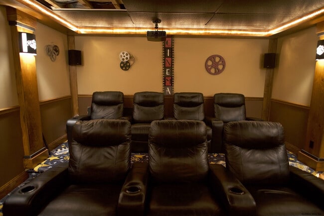 Building Photo - 32 Flat Rock Rd