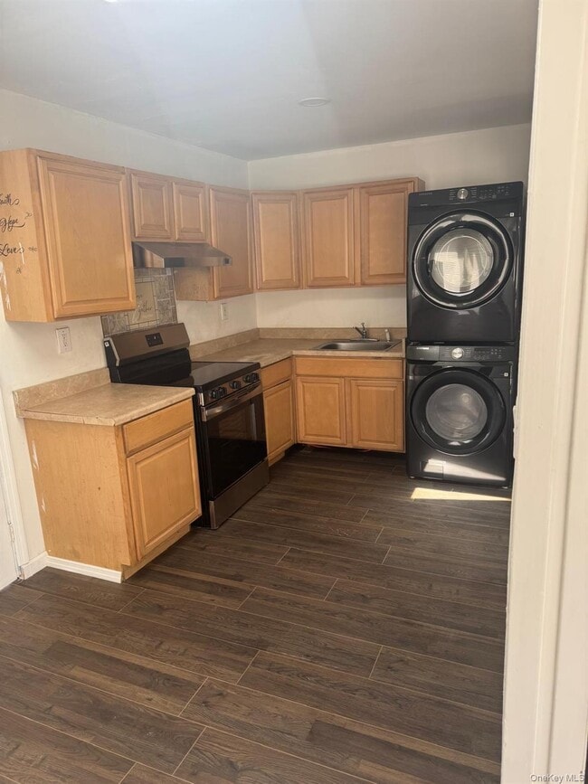 Building Photo - 383 Locust St