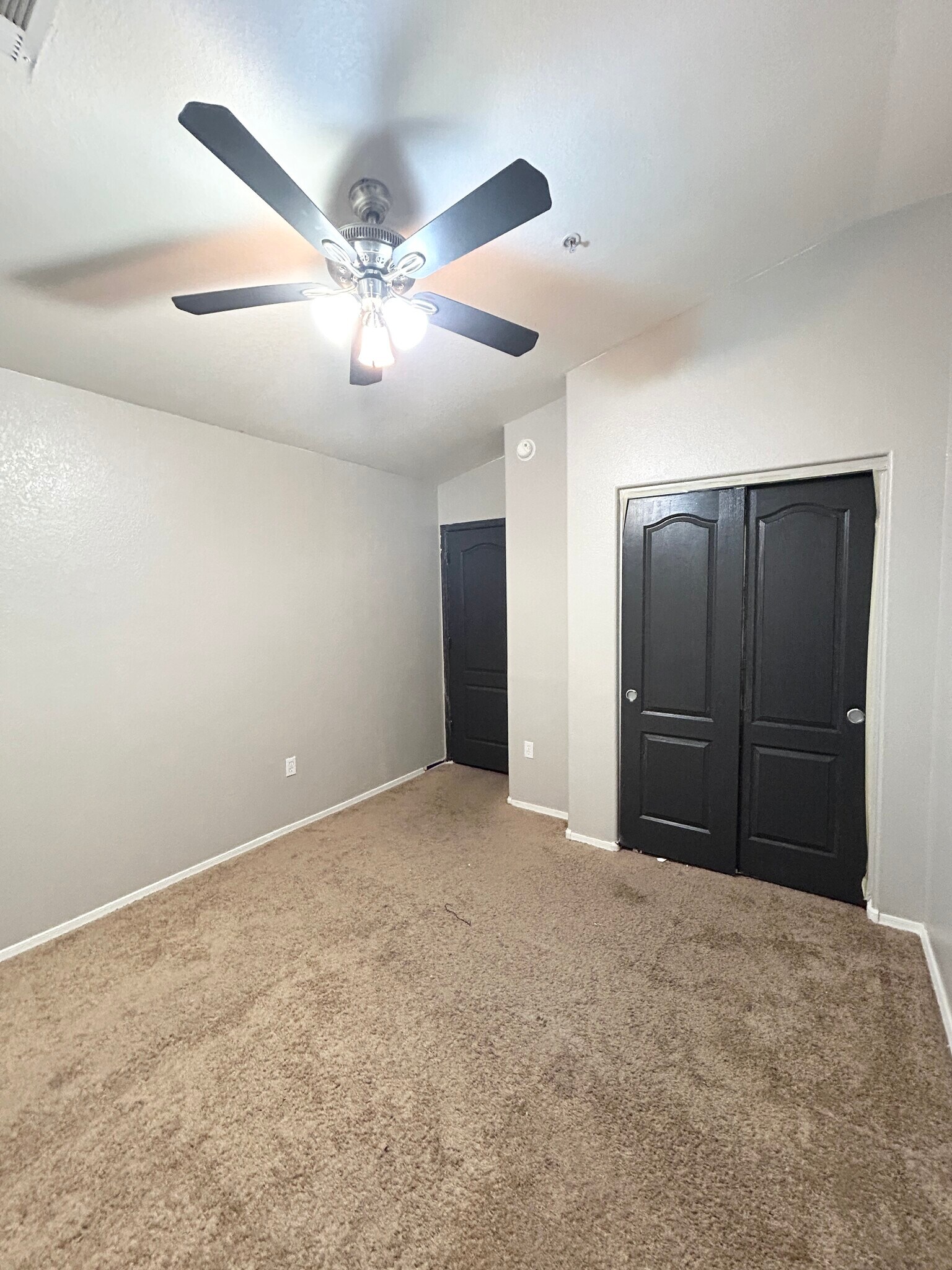 Building Photo - 356 N 169th Ave