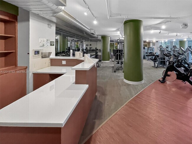 Building Photo - 2681 N Flamingo Rd