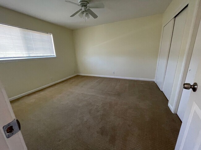 Building Photo - Unit 3