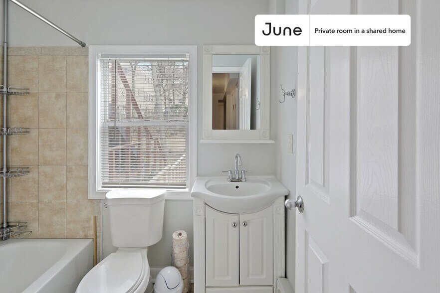 Building Photo - Room in Shared 2 bed/1 bath home