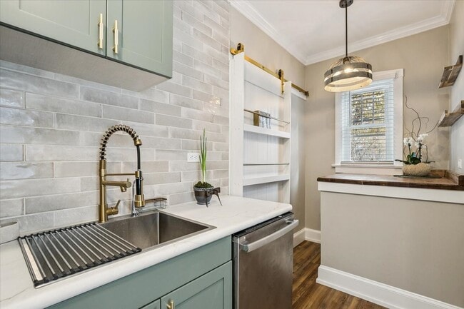 Building Photo - 1201 N McKinley Rd