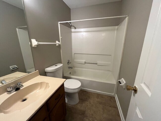 Building Photo - Renovated 3 Bedroom 2 Bath Home for Rent!!