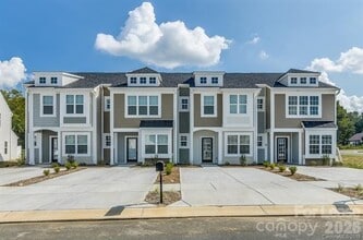 Building Photo - 359 Halton Crossing Dr SW