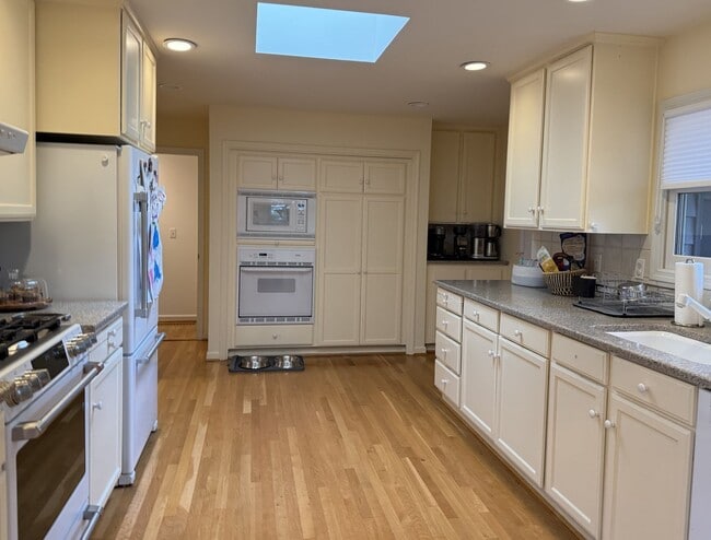 Building Photo - Beautiful & Bright! Stunning Council Crest Home W/ Exceptional Outdoor Sitting/Entertaining Areas!