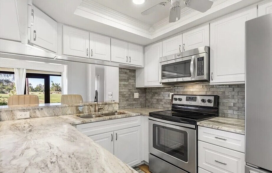 Building Photo - 5625 Trailwinds Dr