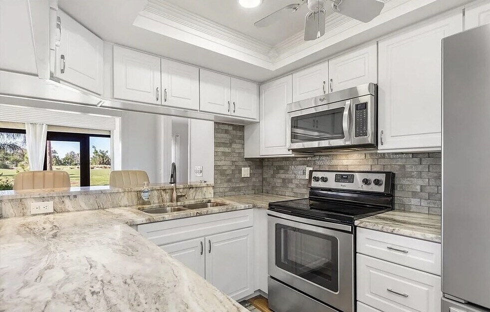 Building Photo - 5625 Trailwinds Dr