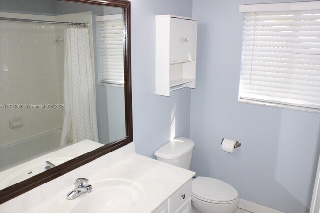 Building Photo - 947 Nandina Dr
