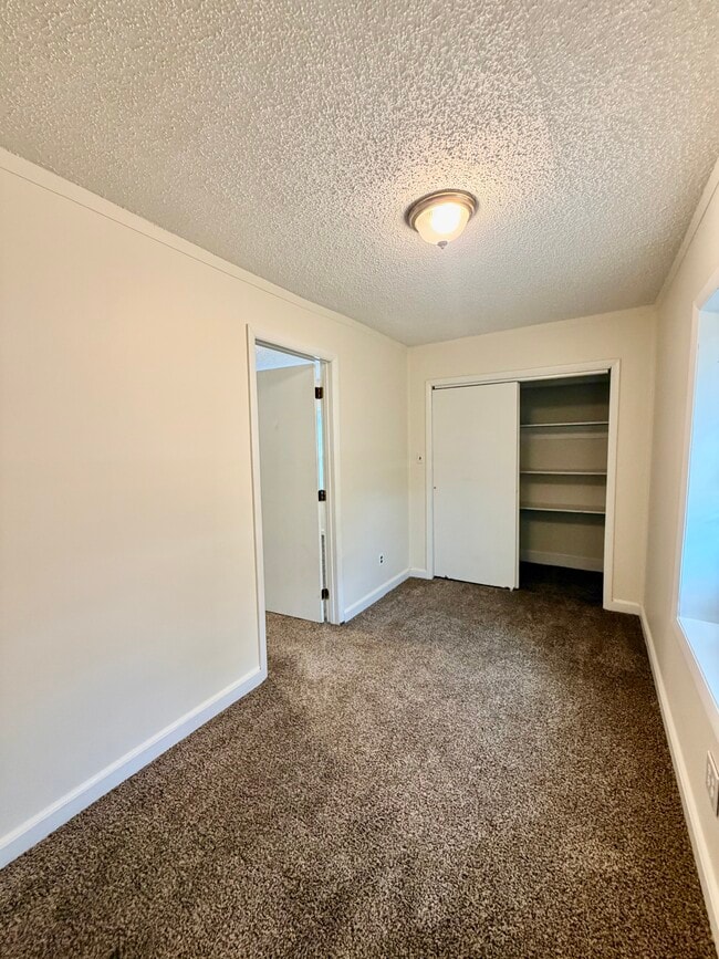 Building Photo - 8921-25 Frankford Ave