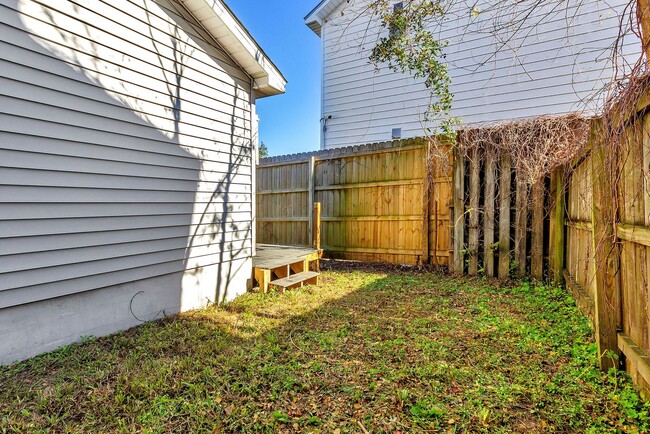 Building Photo - 3 bedroom in Ft Walton!!
