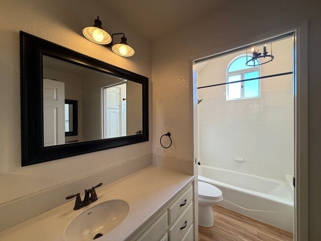 Building Photo - Charming 3BD/3BA Home in Ramona with Large Backyard, 2-Car Garage & In-Unit Laundry