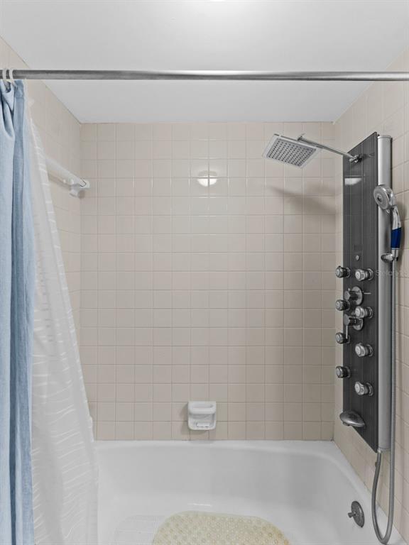 Building Photo - 7100 Sunshine Skyway Ln S