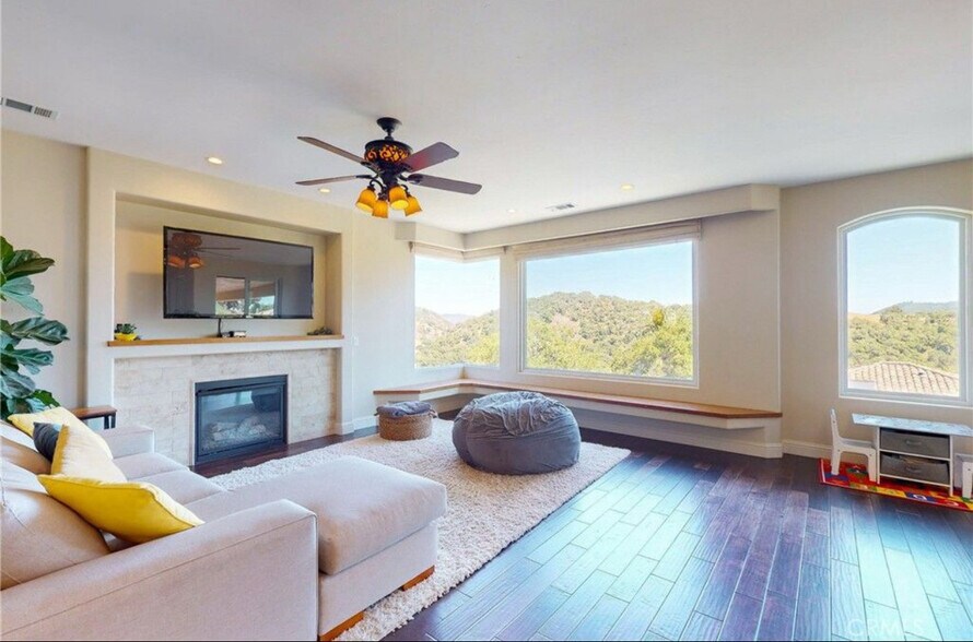 Building Photo - 5595 Tanbark Ct