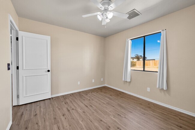 Building Photo - 7121 Quail Spring Ave