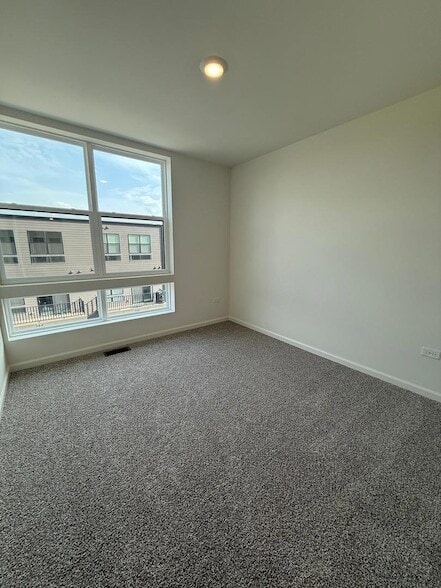 Building Photo - 347 Summit Cir