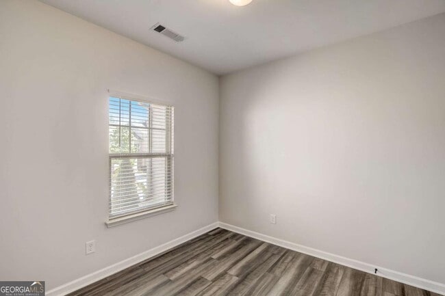 Building Photo - 544 Oakside Pl