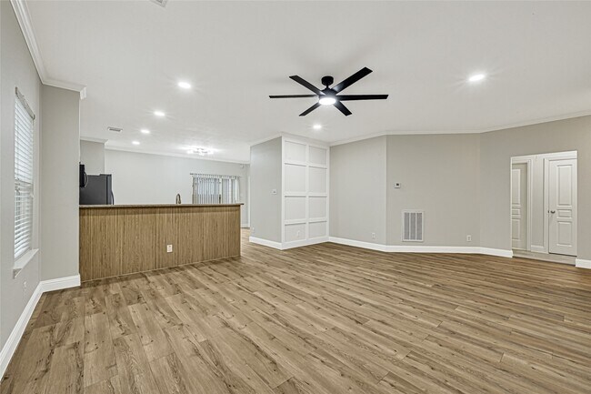 Building Photo - 11015 Harston Dr