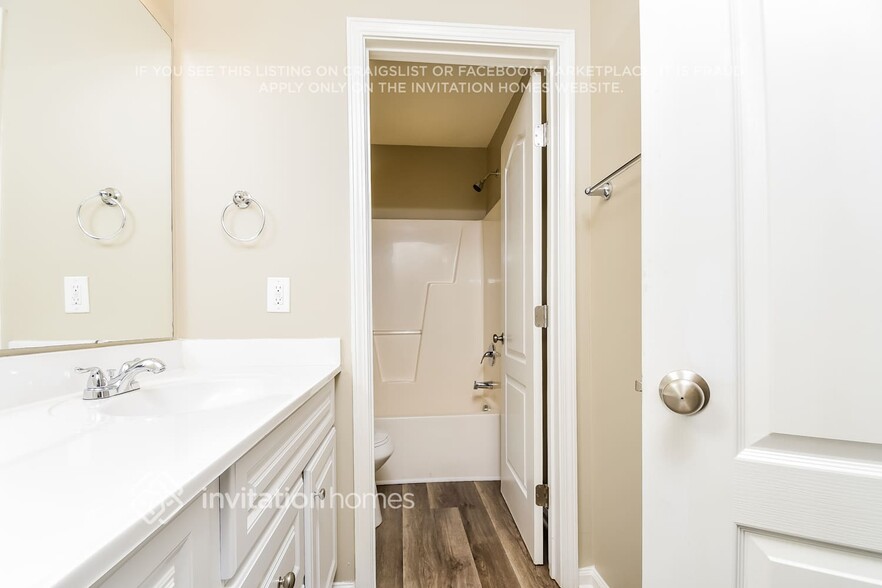 Building Photo - 3145 Landing Falls Ln