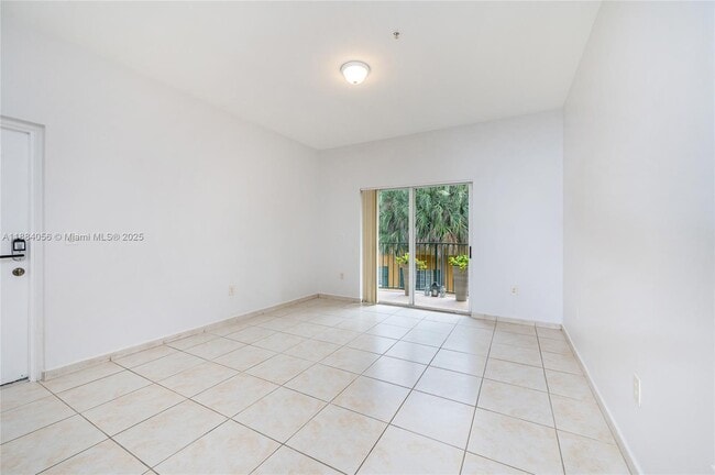 Building Photo - 7290 NW 114th Ave