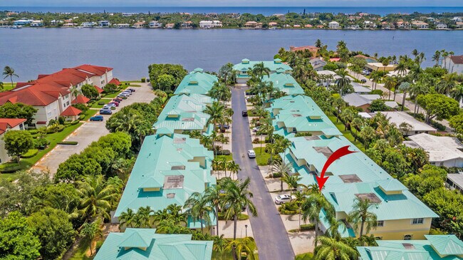 Building Photo - 142 Barefoot Cove