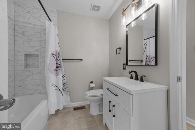 Building Photo - 115 Goldfinch Ct