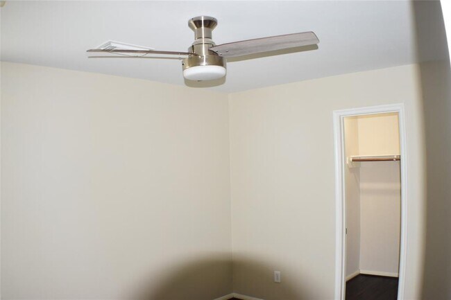 Building Photo - 21014 White Shore Ln