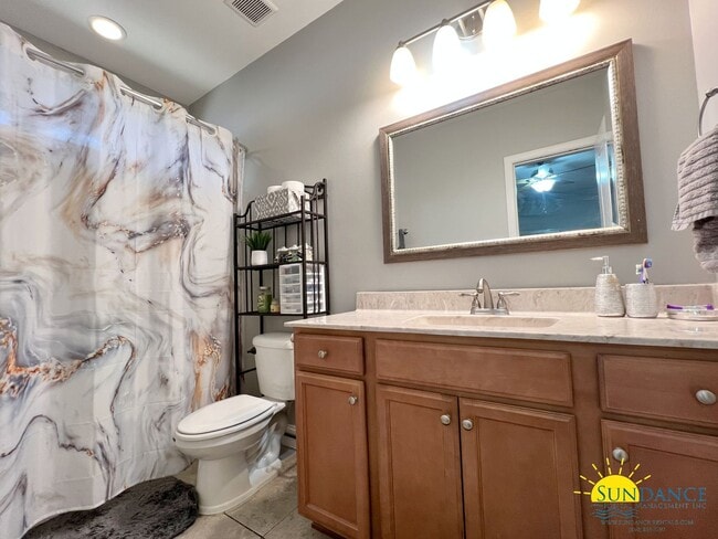 Building Photo - Beautiful 4 Bedroom Home in Niceville!