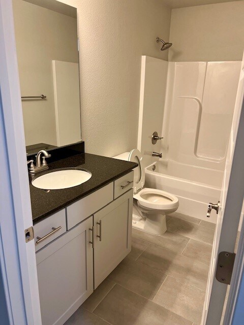 Building Photo - 303 Pennington Ave