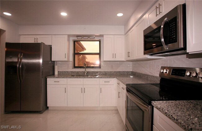 Building Photo - 289 Coral Dr