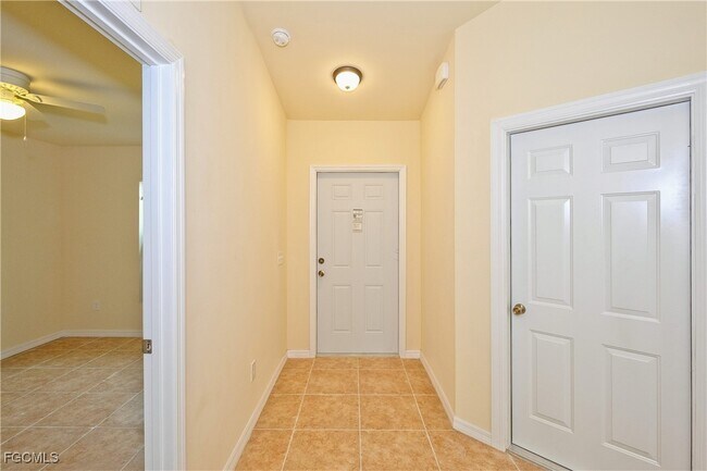 Building Photo - 613 SE 6th Terrace