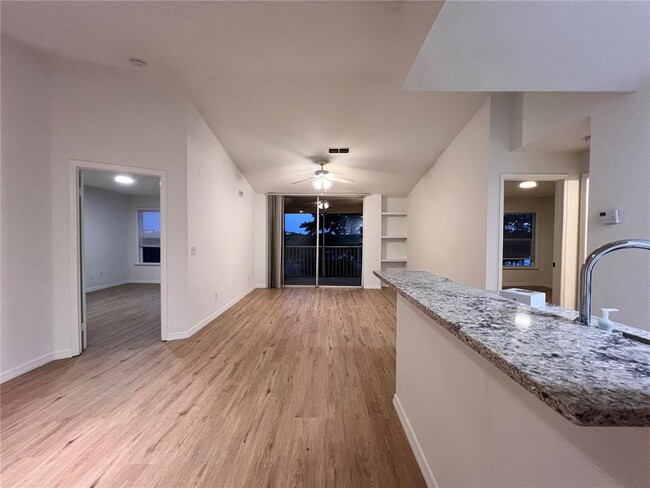 Building Photo - 7511 Seurat St
