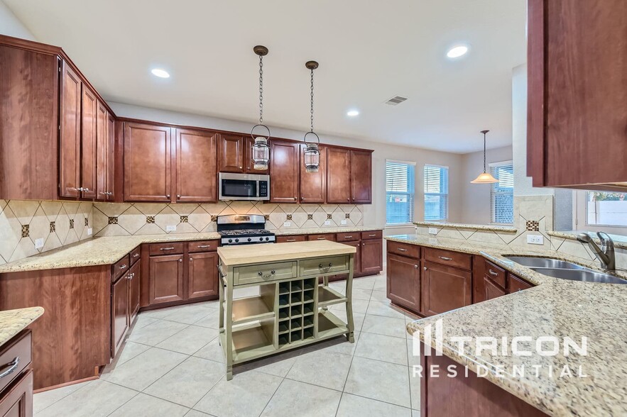 Building Photo - 2963 Autumn Brook Ln