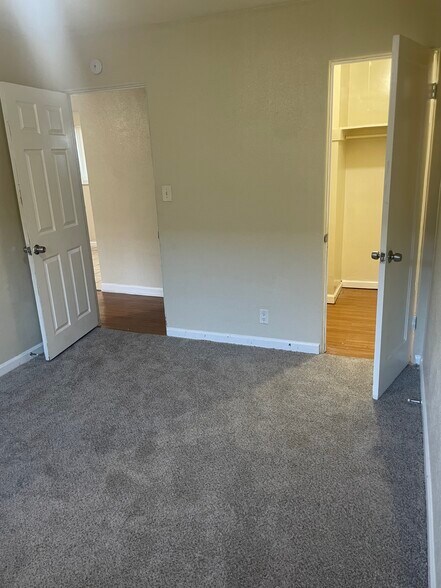 Building Photo - 1438 Clinton St