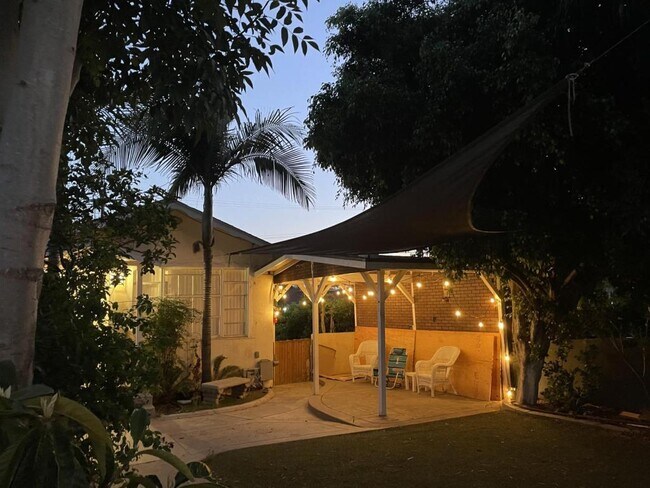 Building Photo - 4037 1/2 National Ave, Upstairs, San Diego, CA 92113