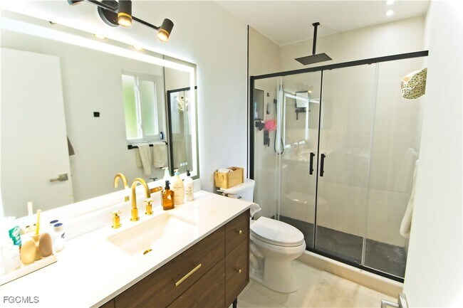 Building Photo - 1444 SE 16th St