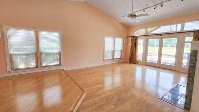 Building Photo - 311 W Sabal Palm Pl